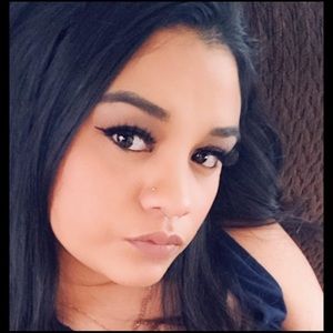 Meet your Posher, Monica